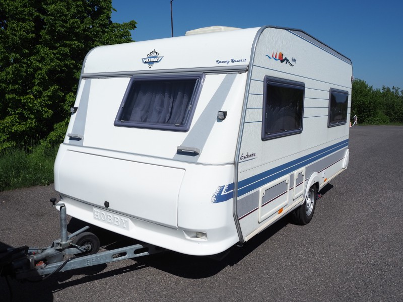 HOBBY EXCLUSIVE 440 obytný příves, POJEZD, TOP STAV + VÝBAVA