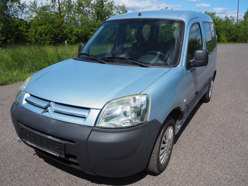 Citroen Berlingo 1.4 letní + zimní pneu