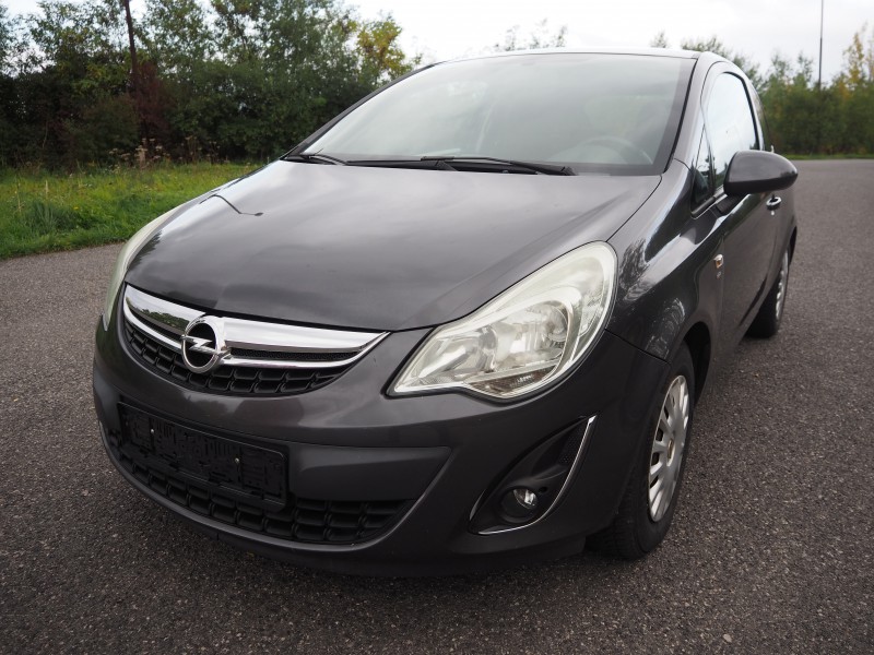 Opel Corsa 1.4 KLIMA, vyhř. sedadla + volant
